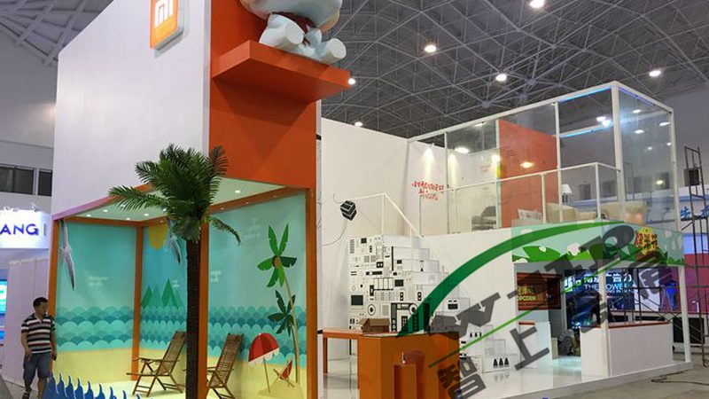 根据以上分析，以下是对户外广告平面设计分辨率的选择建议：