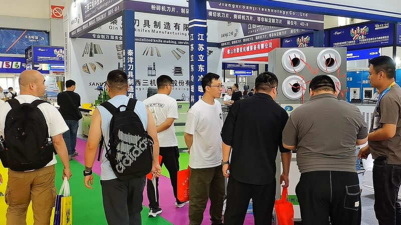 广州展台搭建尺寸：如何合规与高效**